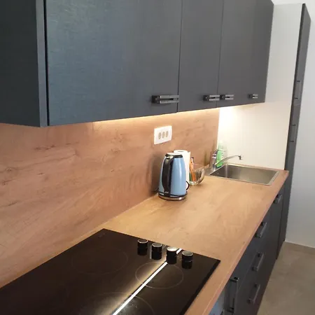 Stylish Apartment With Balcony In Quiet Area Near Old Town & Beach Lejlighed