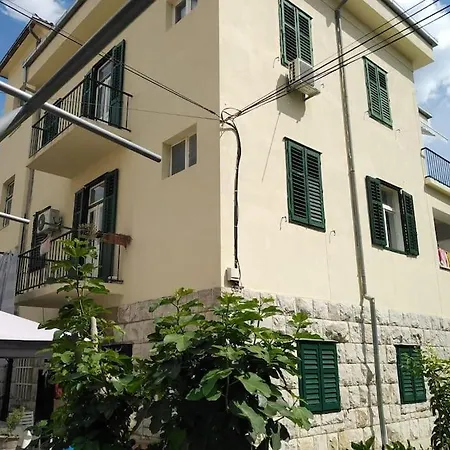 Lejlighed Stylish Apartment With Balcony In Quiet Area Near Old Town & Beach